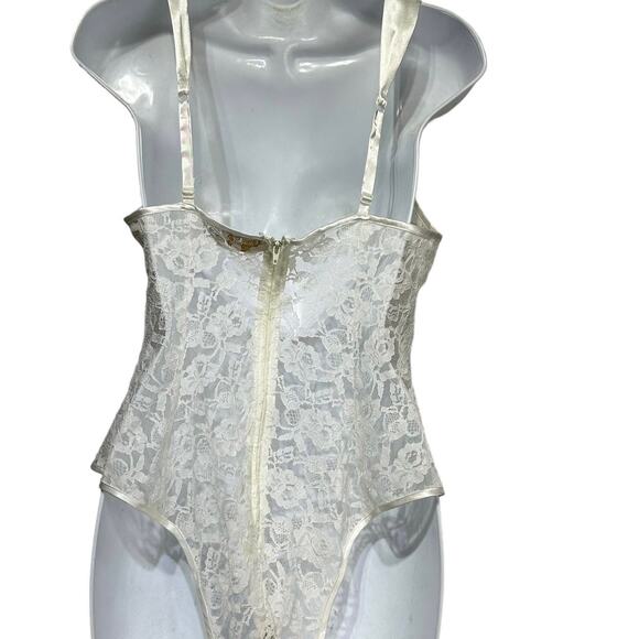 Vintage Y2k Victoria’s Secret Vintage Lace Teddy Bodysuit Lingerie size M - Picture 3 of 7